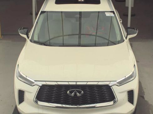 Certified 2023 INFINITI QX60 Luxe w/ Performance Audio Package image 2