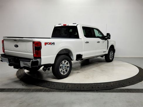 New 2026 Ford F250 Lariat w/ Chrome Package image 7