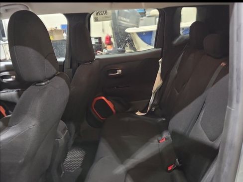 Used 2018 Jeep Renegade Sport w/ Power & Air Group image 12