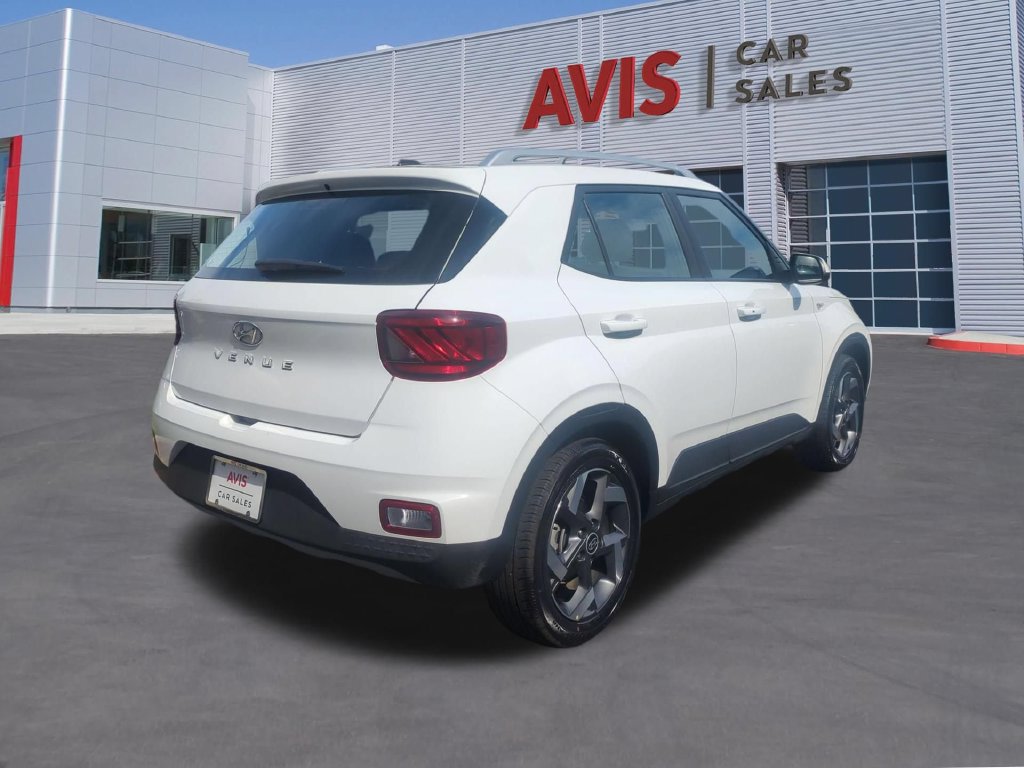 Used 2026 Hyundai Venue SEL FWD image 6