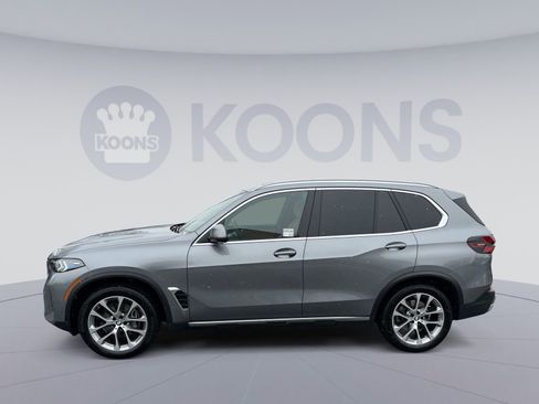 Used 2025 BMW X5 xDrive40i w/ Premium Package image 2