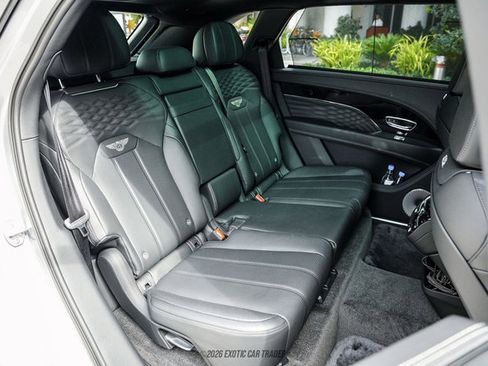 Used 2024 Bentley Bentayga Extended Wheelbase AWD/4WD image 52