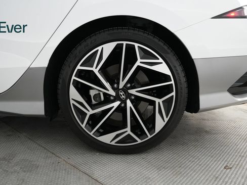 Used 2024 Hyundai Ioniq 6 SEL RWD image 9