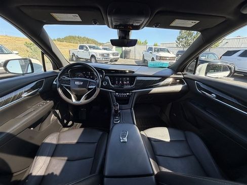 Used 2021 Cadillac XT6 Premium Luxury AWD/4WD image 17
