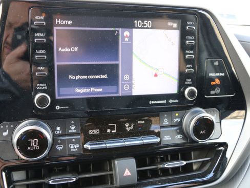 Used 2022 Toyota Highlander XLE image 20