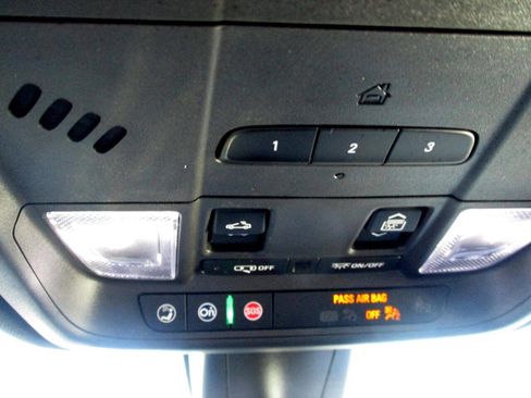 Used 2022 Chevrolet Blazer RS w/ Enhanced Convenience Package image 5