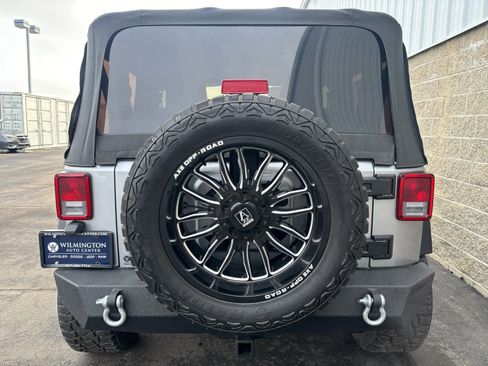 Used 2017 Jeep Wrangler Sport image 7
