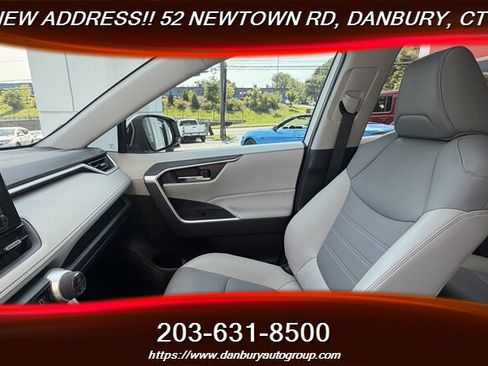 Used 2022 Toyota RAV4 XLE Premium FWD image 16