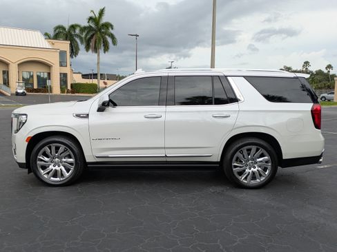 Used 2021 GMC Yukon Denali w/ Denali Ultimate Package RWD image 3