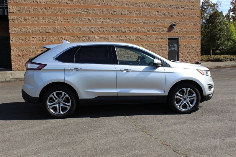Used 2017 Ford Edge Titanium w/ Technology Package AWD/4WD image 5