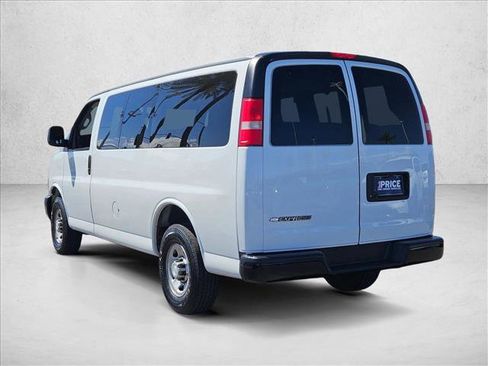 Used 2018 Chevrolet Express 2500 LS RWD image 8