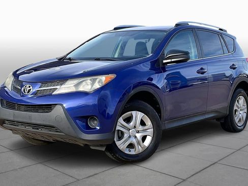 Used 2015 Toyota RAV4 LE image 2