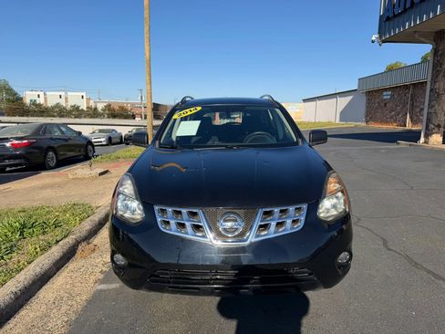 Used 2014 Nissan Rogue S w/ Convenience Package AWD/4WD image 2