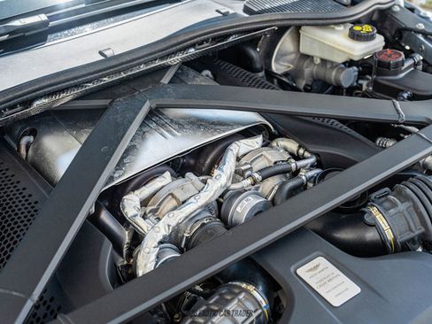 Used 2022 Aston Martin V8 Vantage Coupe image 18