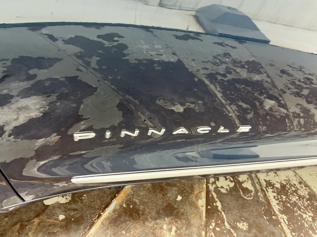 Used 2023 Chrysler Pacifica Pinnacle AWD/4WD image 28