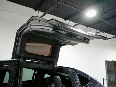 Used 2018 Tesla Model X 75D image 27