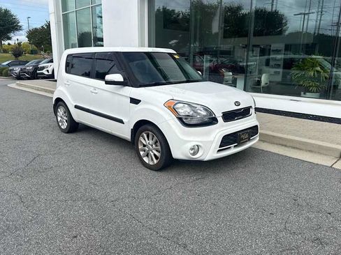 Used 2013 Kia Soul ! w/ Premium Pkg FWD image 1