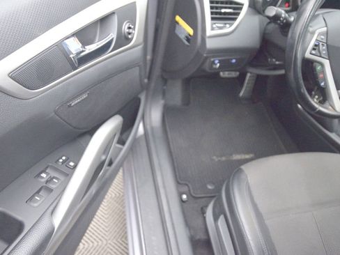 Used 2014 Hyundai Veloster w/ Style Package 02 image 27