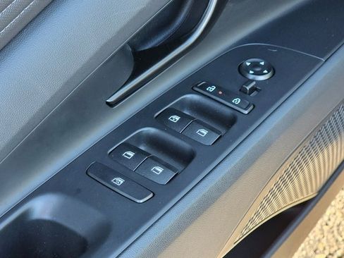 Certified 2025 Hyundai Elantra Sport image 18