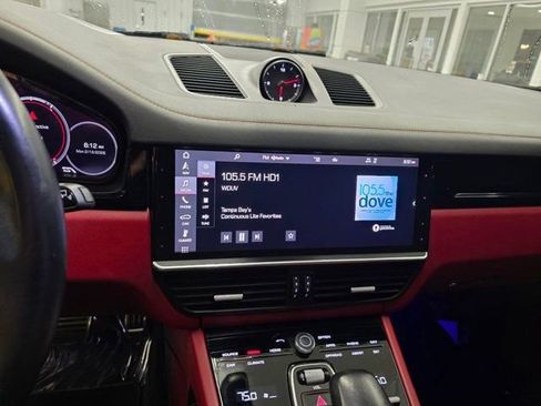 Used 2021 Porsche Cayenne S image 16