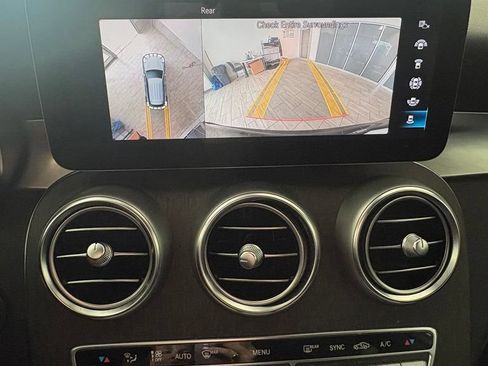 Used 2021 Mercedes-Benz GLC 300 4MATIC image 27