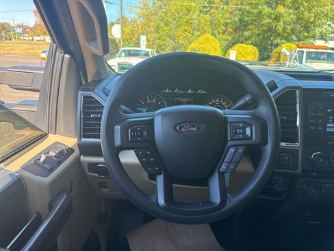 Used 2016 Ford F150 XLT w/ XTR Package image 11