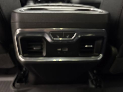 Used 2023 Chevrolet Silverado 1500 High Country w/ Technology Package AWD/4WD image 36