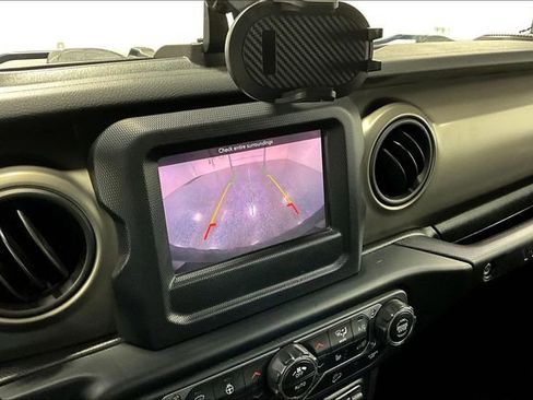 Used 2018 Jeep Wrangler Unlimited Sport S AWD/4WD image 14