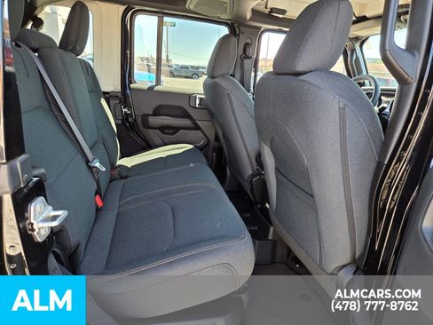 Used 2025 Jeep Wrangler Unlimited Sahara AWD/4WD image 13
