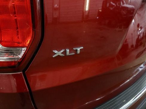 Used 2018 Ford Explorer XLT w/ Equipment Group 201A image 9