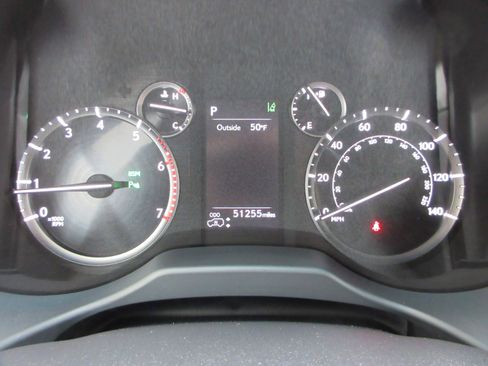 Used 2023 Lexus GX 460 Luxury w/ Sport Design Package AWD/4WD image 37