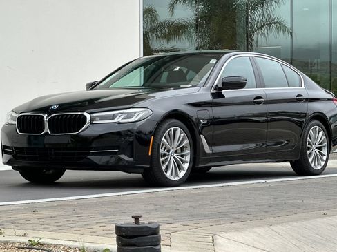Used 2023 BMW 530e w/ Premium Package RWD image 7