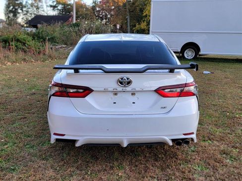 Used 2021 Toyota Camry SE FWD image 5