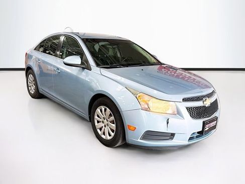 Used 2011 Chevrolet Cruze LT FWD image 3