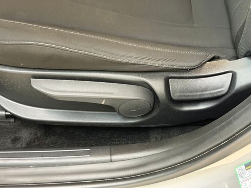 Used 2025 Hyundai Elantra SEL FWD image 15