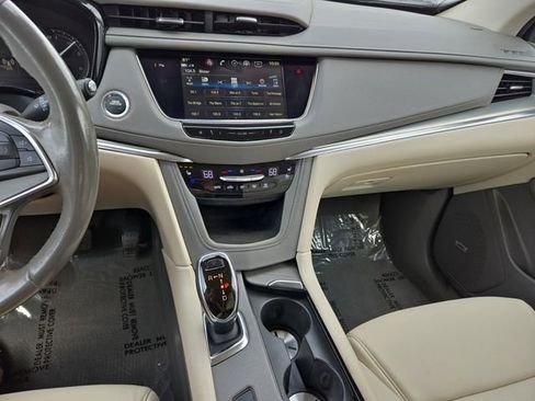 Used 2019 Cadillac XT5 Premium Luxury FWD image 28