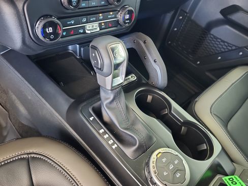 New 2026 Ford Bronco Outer Banks w/ Sasquatch Package AWD/4WD image 13