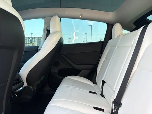 Used 2023 Tesla Model Y Long Range AWD/4WD image 20