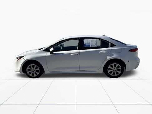 Used 2022 Toyota Corolla LE image 5
