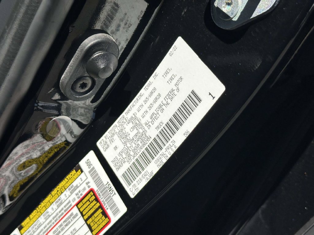 Used 2022 Toyota Tundra Limited w/ Power Package AWD/4WD image 14