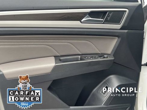 Used 2023 Volkswagen Atlas SE w/ Black Wheel Package FWD image 12