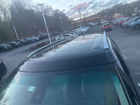 Used 2016 Ford Explorer Platinum image 3