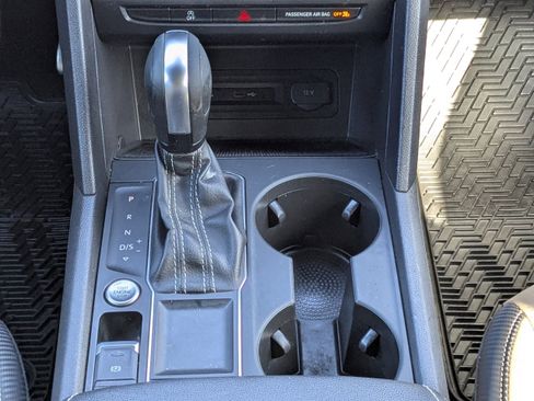 Used 2021 Volkswagen Atlas Cross Sport SE image 20