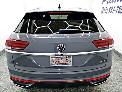 Used 2022 Volkswagen Atlas Cross Sport SE image 5