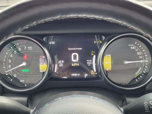 Used 2021 Jeep Wrangler Unlimited Sahara w/ Cold Weather Group AWD/4WD image 18