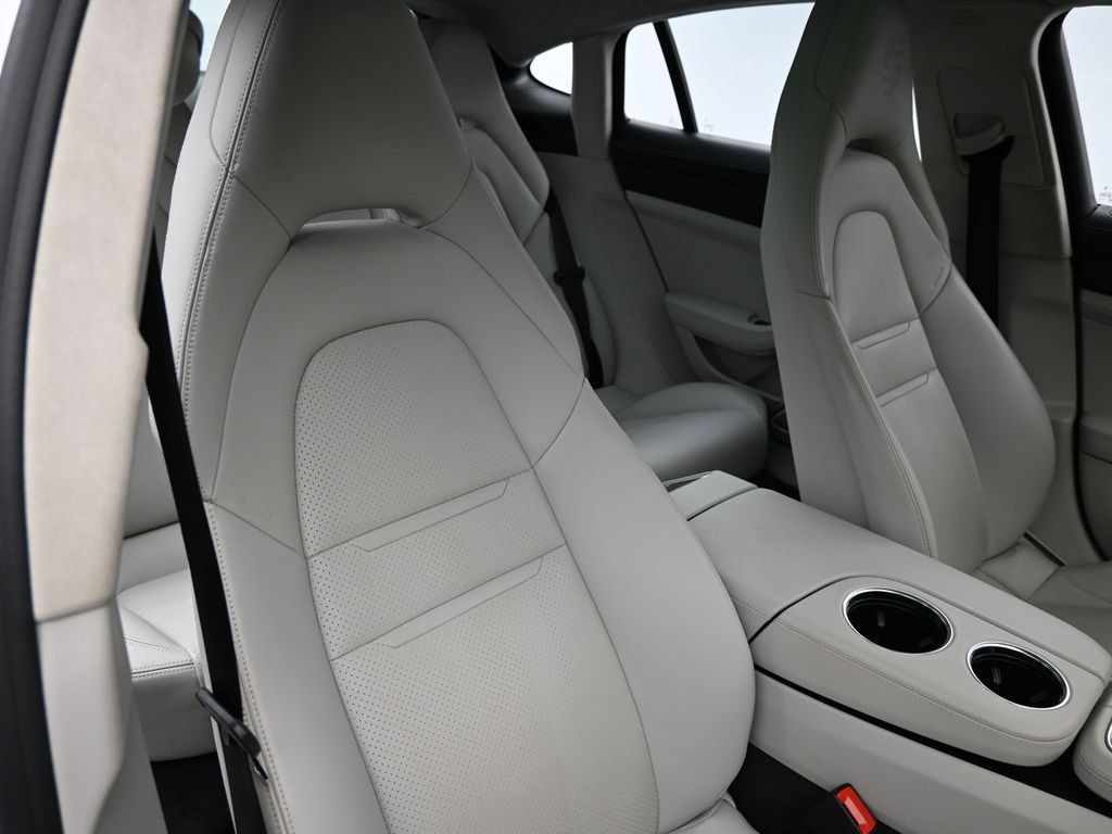 Certified 2022 Porsche Panamera GTS AWD/4WD image 19