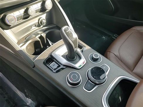 Used 2022 Alfa Romeo Stelvio Ti w/ Active Assist Plus Package image 17