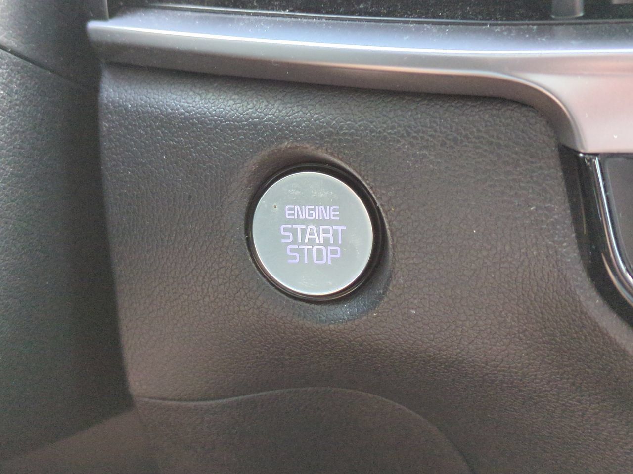 Used 2025 Kia Sorento S FWD image 29