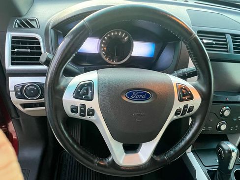 Used 2013 Ford Explorer XLT AWD/4WD image 7