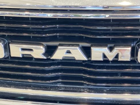 Used 2019 RAM 1500 Big Horn AWD/4WD image 10